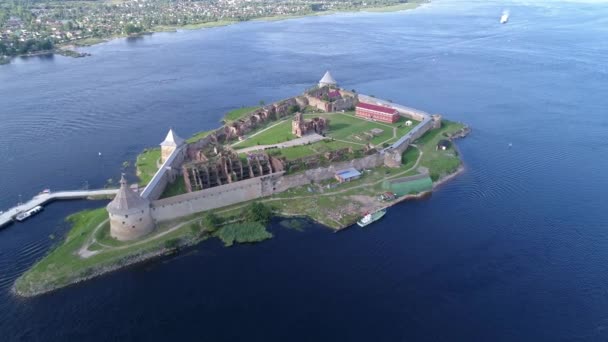 Leningrad bölgesindeki Oreshek Kalesi 'nin havadan görünüşü — Stok video