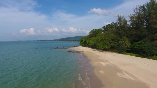 Strand und Meer in Thailand — Stockvideo