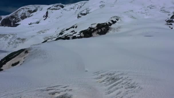 Vista aérea da neve Cáucaso Montanhas — Vídeo de Stock