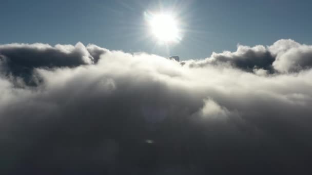 Vista aérea de nuvens e sol da manhã — Vídeo de Stock