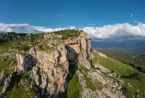 Letni Krajobraz Płaskowyżem Klifowym Kaukazie Rosja — Zdjęcie stockowe