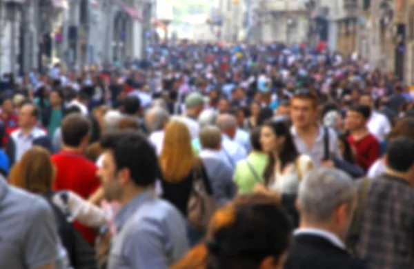 Multidão turva de irreconhecível na rua Fotos De Bancos De Imagens