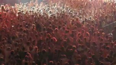 Kalabalığı eğlendirmekten Konser Salonu'nda