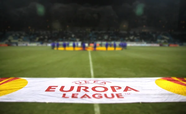 Banner oficial da Liga Europa da UEFA em campo — Fotografia de Stock