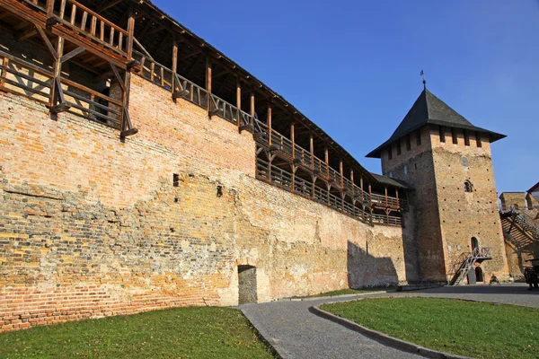 在卢茨克 ljubart 堡垒的墙上 — 图库照片