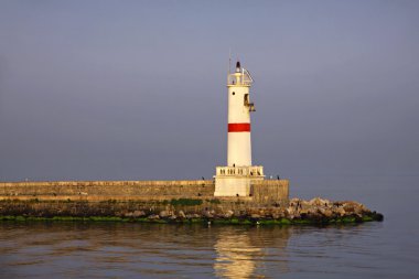Boğaz boğaz deniz feneri