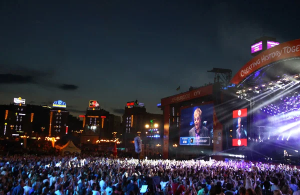 Concert caritatif anti-sida sur la Place de l'Indépendance à Kiev — Photo