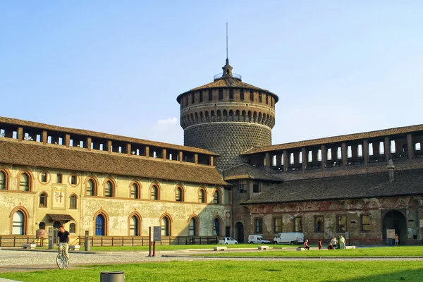 Věž hradu sforzesco v Miláně, Itálie — Stock fotografie