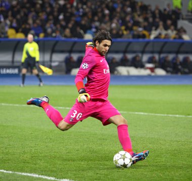 kaleci salvatore sirigu FC paris saint-germain eylem