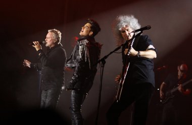 adam lambert ile Queen gerçekleştirmek sahnede yardım konseri sırasında ben