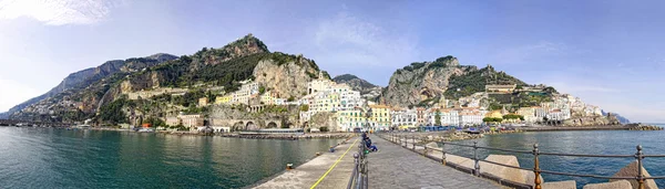 Panoramablick auf die Stadt Amalfi, Italien — Stockfoto