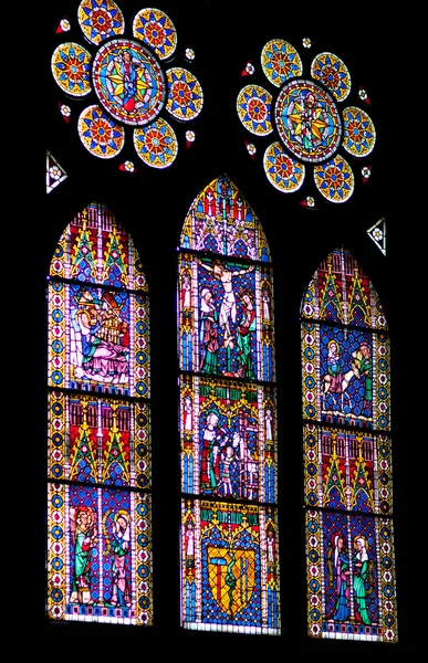 弗赖堡大教堂的彩色玻璃窗 — 图库照片