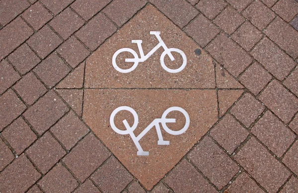 Cartello della bicicletta sulla strada — Foto Stock