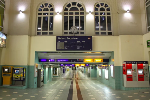 Entrance hall of Schwerin Railway Station — Stock Photo, Image
