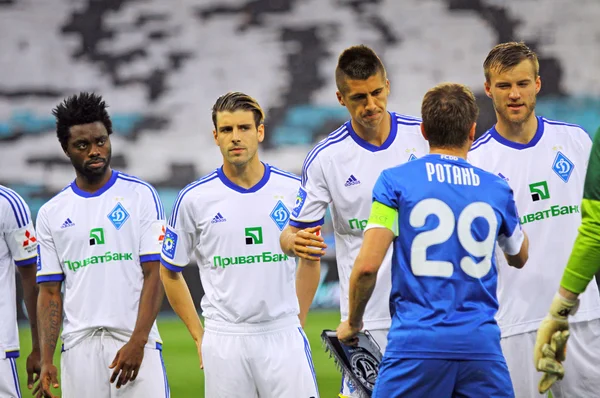 Fußballspiel fc dynamo kyiv vs fc dnipro — Stockfoto