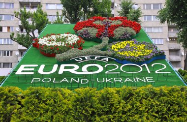 uefa euro 2012 turnuva çiçeklerden yapılan logo