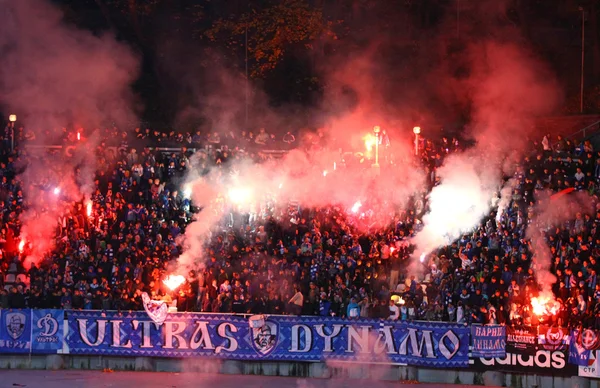 Dynamo Kyiv ultra supporters — Stock Photo, Image