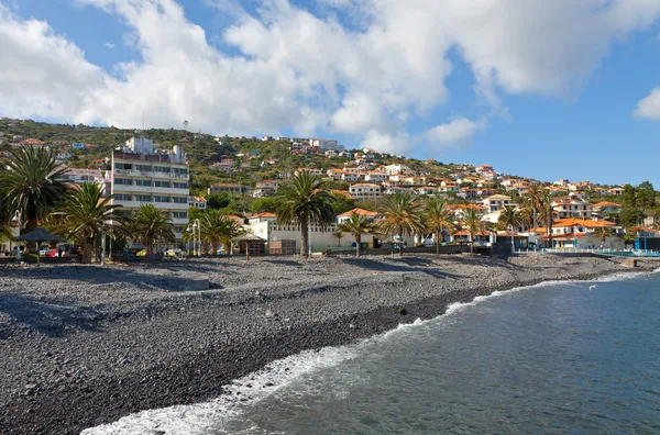 Παραλία με βότσαλα σε santa cruz, Μαδέρα, Πορτογαλία — Φωτογραφία Αρχείου