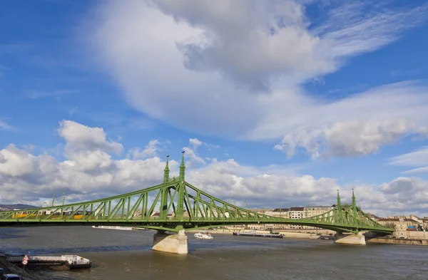 Ponte della Libertà sul fiume Dunabe a Budapest, Ungheria — Foto Stock