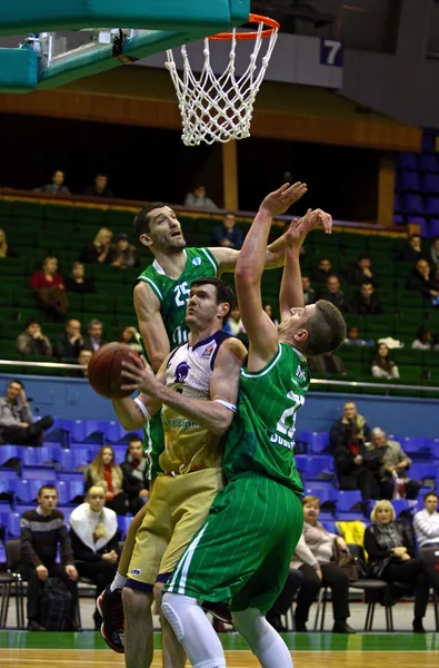 Basketbal eurocup wedstrijd tussen budivelnik Kiev en Unie olimpi — Stockfoto