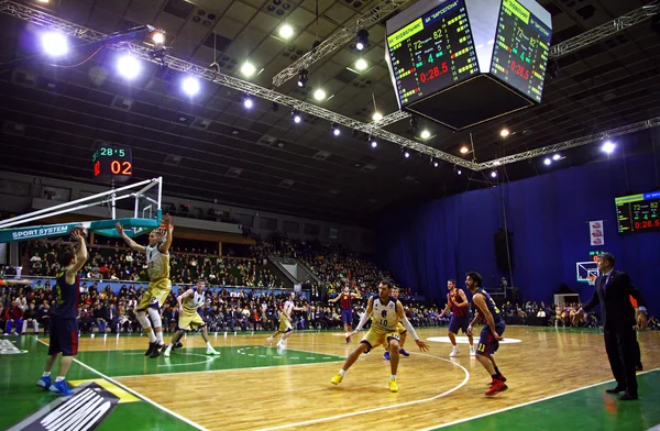 Euroleague kosárlabda játék Budivelnik kijevi vs Fc Barcelona — Stock Fotó