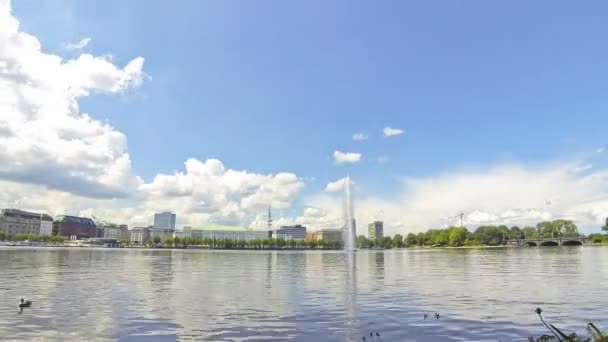 Vista del lago Inner Alster en Hamburgo, Alemania — Vídeos de Stock
