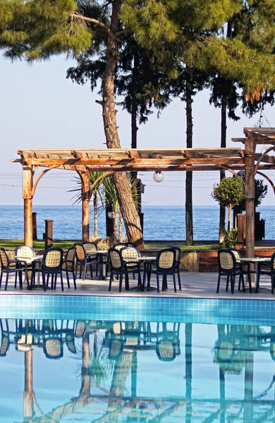 Outdoor hotel restaurant at Mediterranean resort — Stock Photo, Image