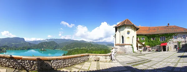 Panorama zamku bled nad jeziorem bled, Słowenia — Zdjęcie stockowe