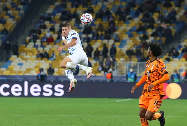 Kyiv Ukraine Oktober 2020 Vitaliy Mykolenko Dynamo Kiev Aktion Uefa — Stockfoto