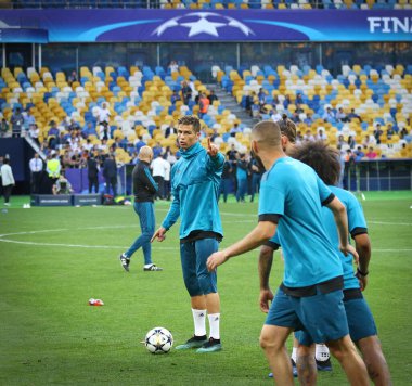 Kiev, Ukrayna - 25 Mayıs 2018: Real Madrid antrenmandan önce Kiev, Ukrayna Milli Güvenlik Olimpiyskiy Stadyumu'nda Liverpool maçında Uefa Şampiyonlar Ligi Final 2018