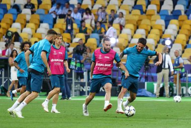 Kiev, Ukrayna - 25 Mayıs 2018: Real Madrid antrenmandan önce Kiev, Ukrayna Milli Güvenlik Olimpiyskiy Stadyumu'nda Liverpool maçında Uefa Şampiyonlar Ligi Final 2018