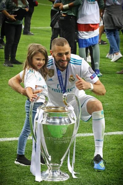 Kyiv Ukraine Mai 2018 Karim Benzema Real Madrid Fille Posent — Photo