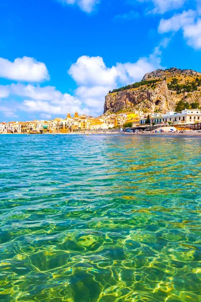 Crystal Clear Azure Water Mediterranean Sea Cefalu Beach Cefalu Town — Stockfoto