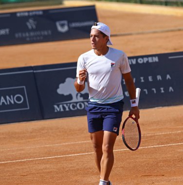 KYIV, UKRAINE - SEPTEMBER 7, 2021: Arjantinli Sebastian BAEZ, Ukraynalı Illya BELOBORODKO 'ya karşı Ukraynalı Kyiv Tenis Parkı' nda oynanan ATP Challenger Kyiv Open maçında kazandığı puandan sonra tepki gösterdi.