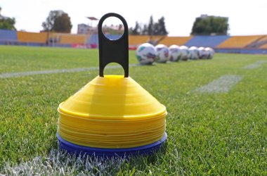 Uzhhorod, Ukrayna - 29 Ağustos 2022: VBET Ukrayna Premier Ligi maçı sırasında Uzhhorod 'daki Avanhard Stadyumu futbol sahasının ayrıntıları Metalist Harkiv vs Inhulets. Kapasite 12000 izleyici