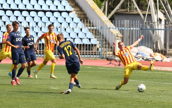 Uzhhorod Ukraine Août 2022 Yevhen Pidlepenets Metalist Kharkiv Frappe Ballon — Photo