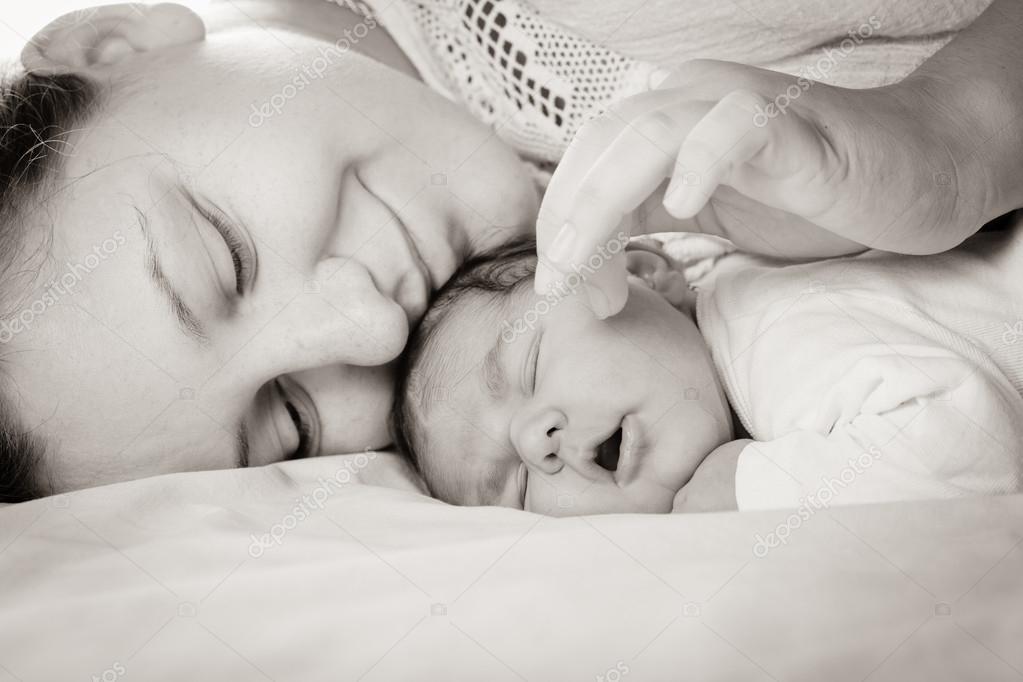Bebe Avec Maman Image Libre De Droit Par Oksixx C