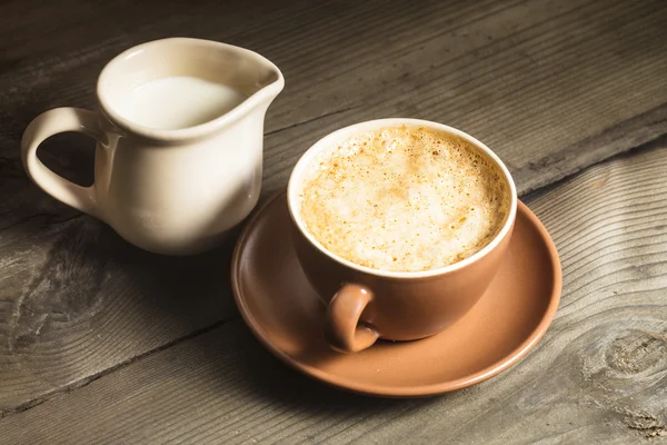 Kaffee mit Milch — Stockfoto