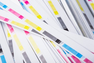 CMYK renk