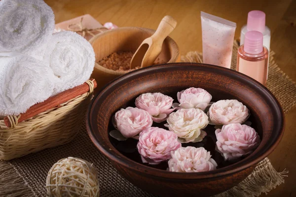 Spa con rosas — Foto de Stock