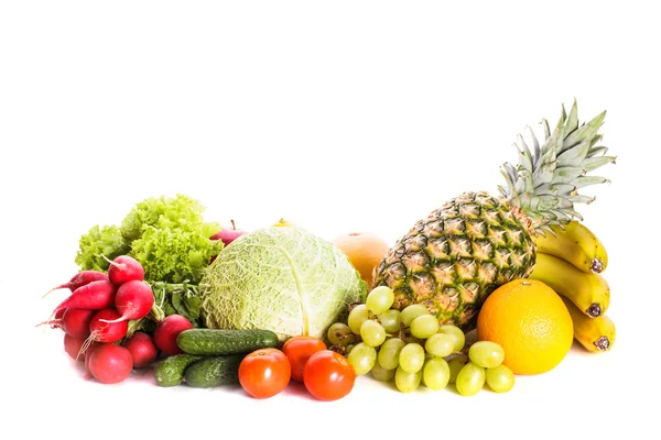 Frutas y hortalizas sobre blanco — Foto de Stock