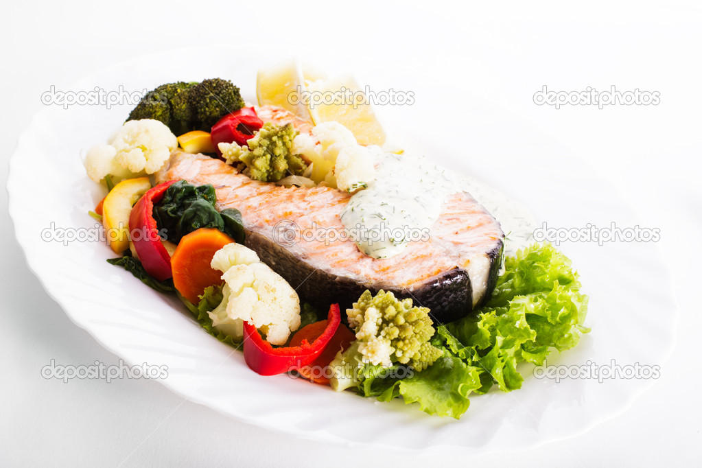 Grilled salmon steak with vegatables