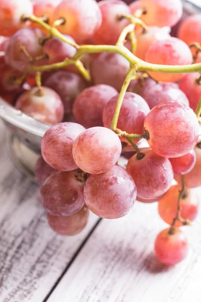 Большой красный виноград — стоковое фото