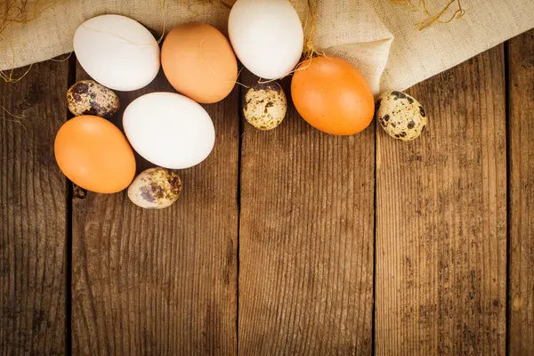 Eier auf Textilien — Stockfoto