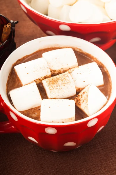 Chocolate with marshmallow — Stock Photo, Image