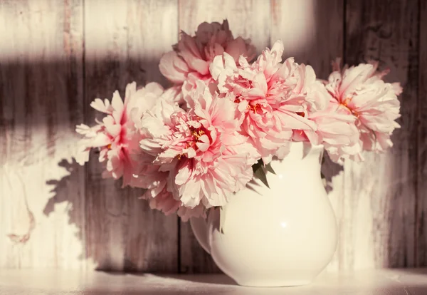 Nature morte avec pivoines — Photo