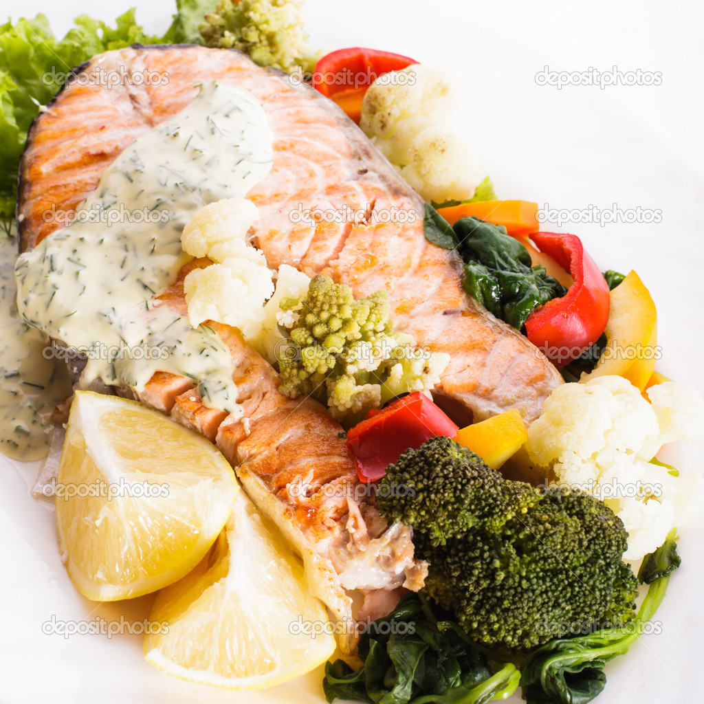 Grilled salmon steak with vegatables