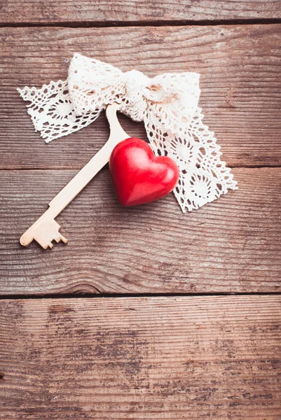Vecchia chiave e cuore — Foto Stock