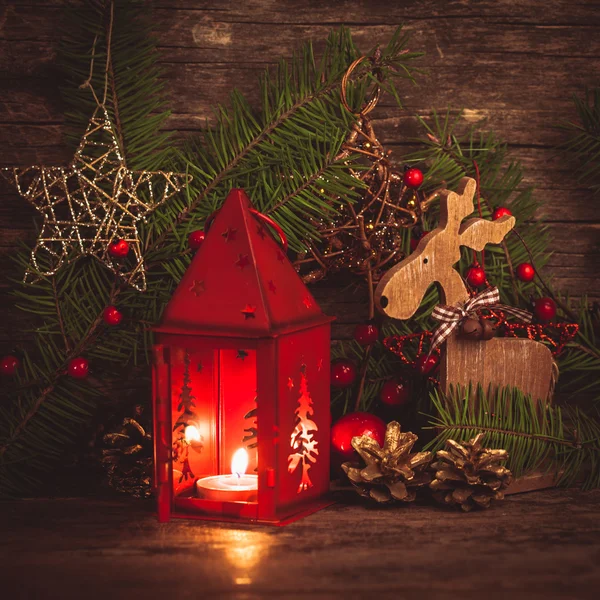 Roter Weihnachtsleuchter — Stockfoto