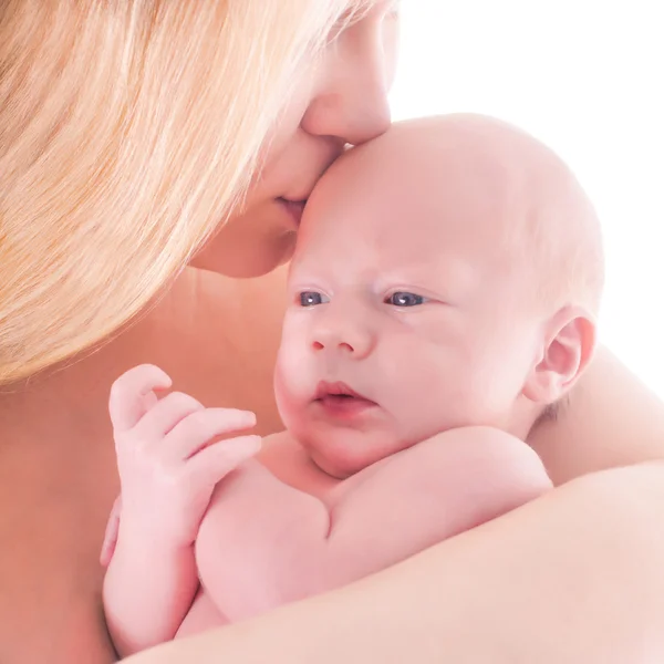 El beso de mamá — Foto de Stock